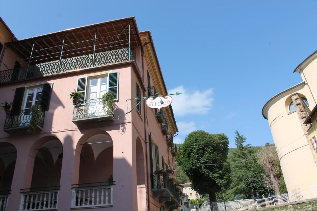 Albergo Dell'Angelo Pieve di Teco Buitenkant foto